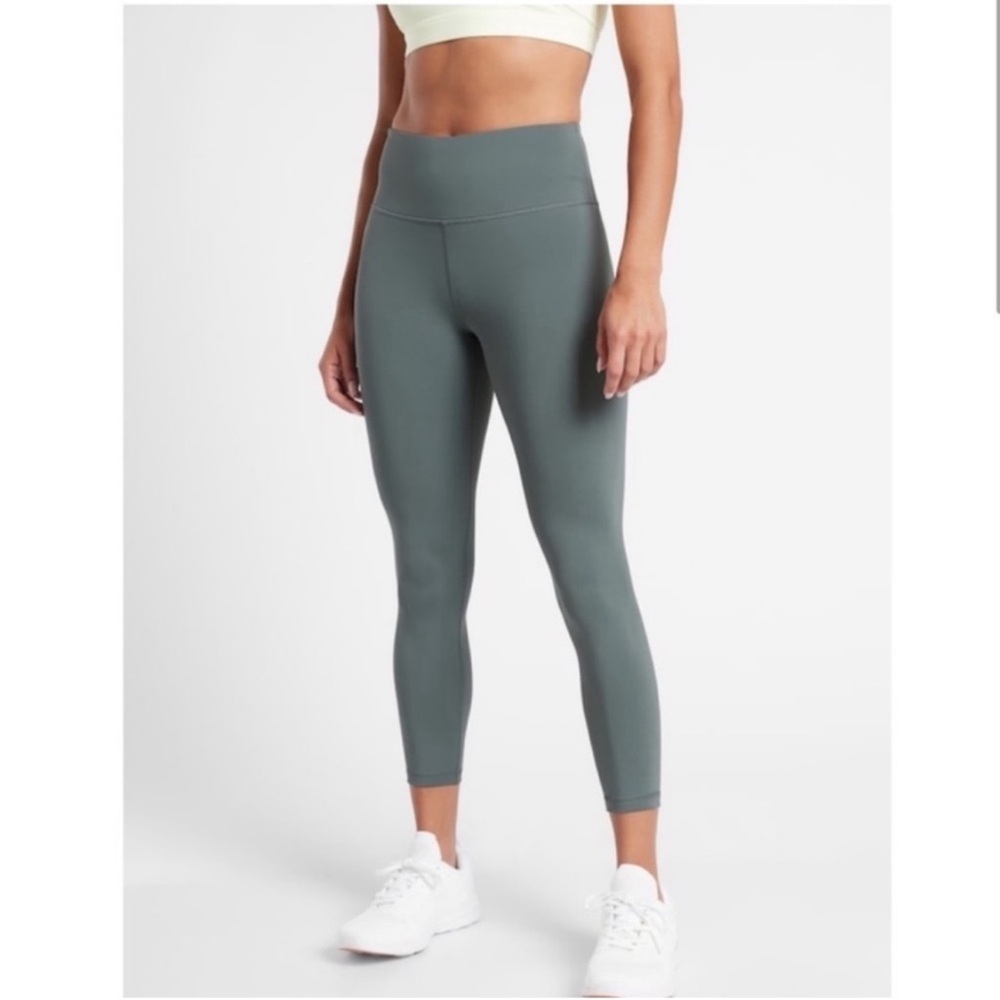 Athleta Elation 7/8 Tights size Large Green